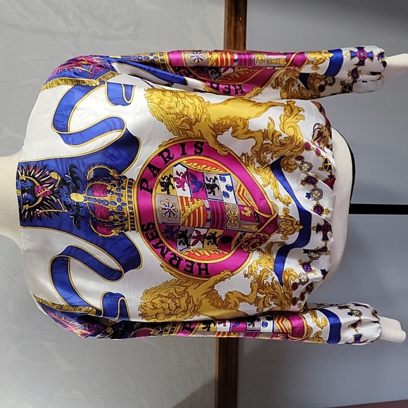 SOLD Hermes silk baseball style jacket 25" pit to pit 24" long - Picture 5 of 6